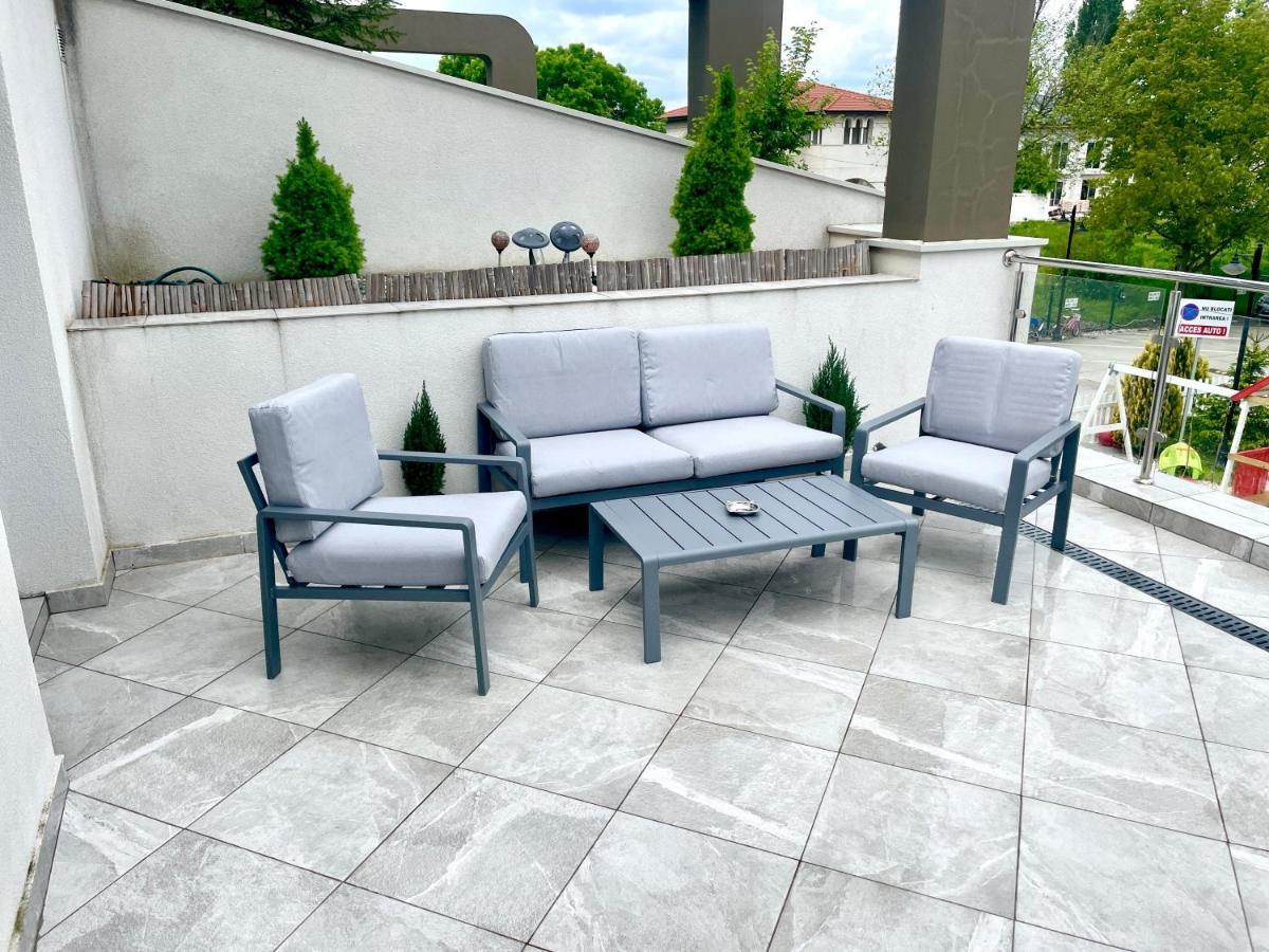 Terrace Apartments Otopeni ! 外观 照片